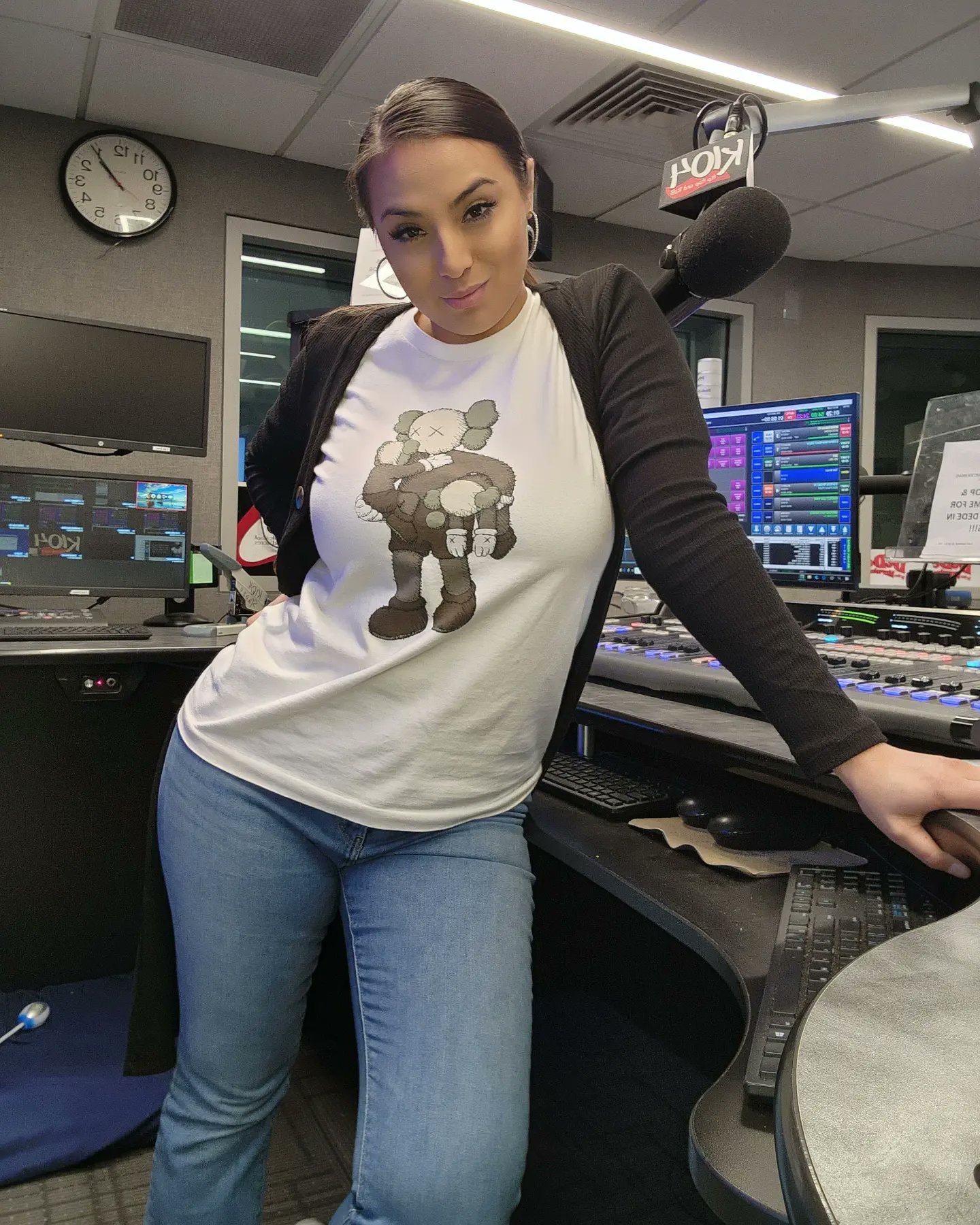 TW Pornstars - 1 pic. Ariel Grind. Twitter. Day and night, work and