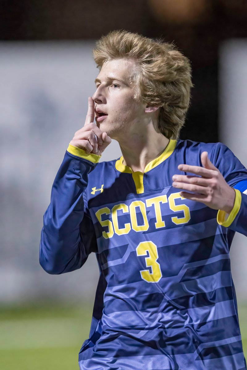 fastmovingfotos's tweet photo. Scots Silence Jesuit

1-0! https://t.co/kEf89V9H4N