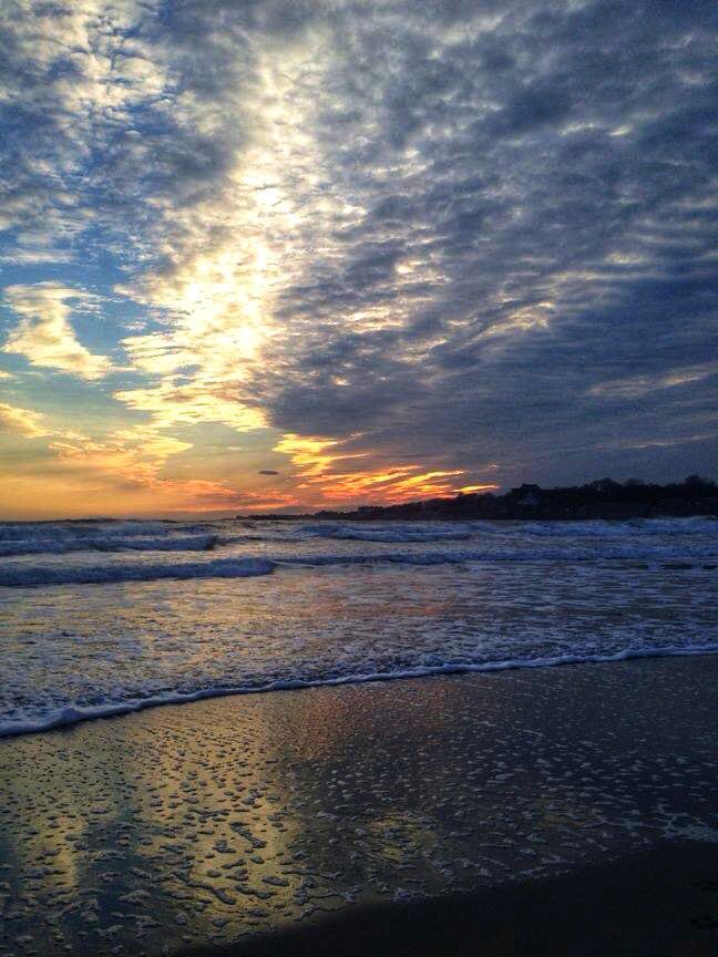 MACKBRADY8's tweet photo. Which one do you like the best? Disclaimer- they are all the same picture #secondbeach #RhodeIsland https://t.co/hcMI6z0Au7