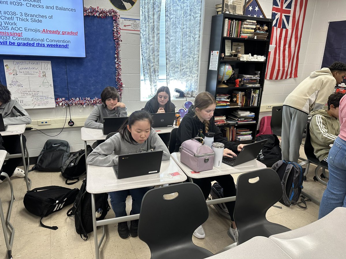 mr_bemiss's tweet image. Thanks @historysandoval for sharing an awesome choice board! Students worked on a Checks and Balances Choice Board today!  Students had the choice between a Thin Slide and Sketch &amp;amp; Tell.  We were focused and created some awesome work! #EDUProtocols #thinslide #sketchandtell