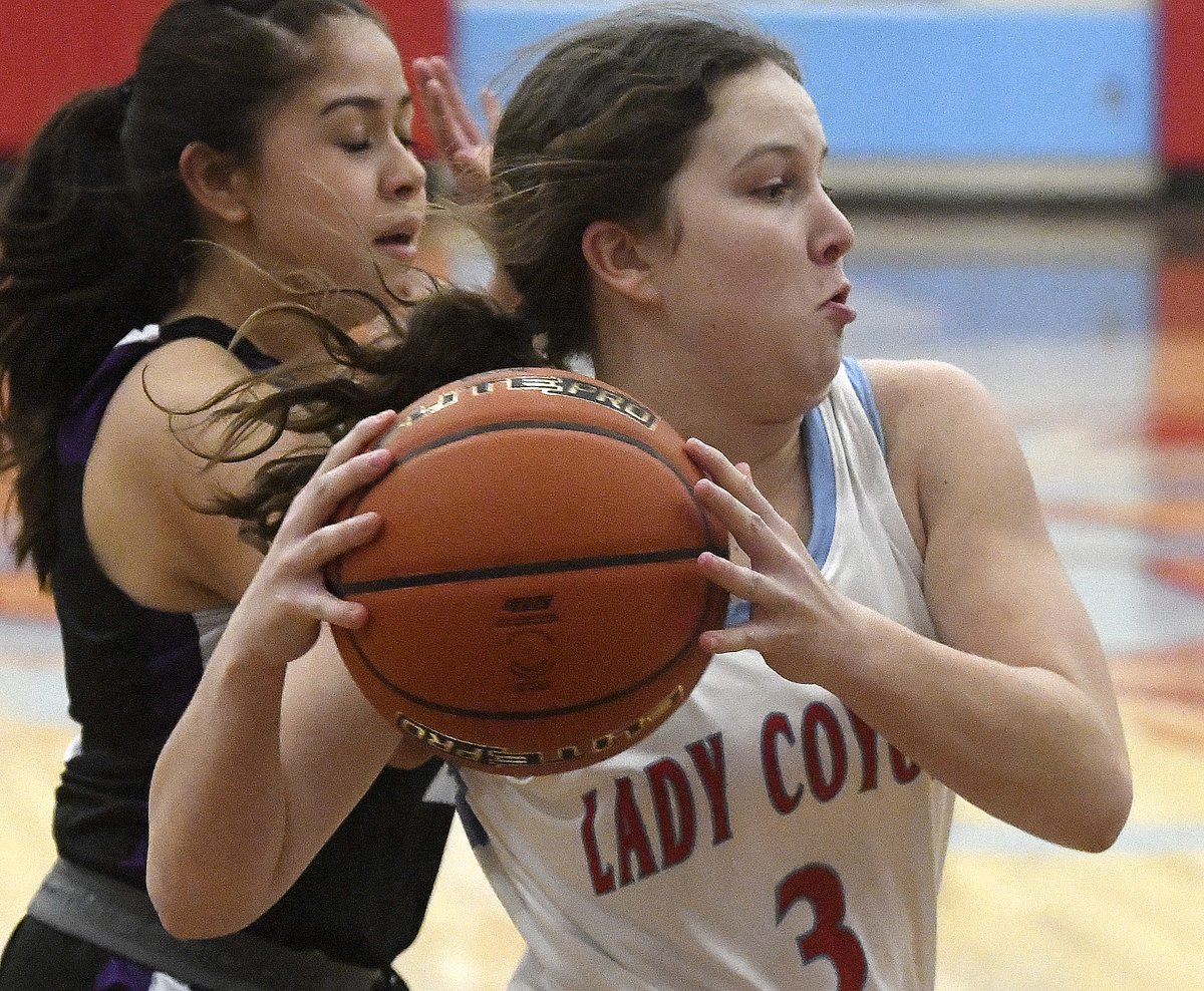 annierice_photo's tweet photo. Here are my favorite moments from tonight's Borden County-Lorenzo girls basketball game: 

Final score: Borden County 58, Lorenzo 42 https://t.co/6wymoQvqWR