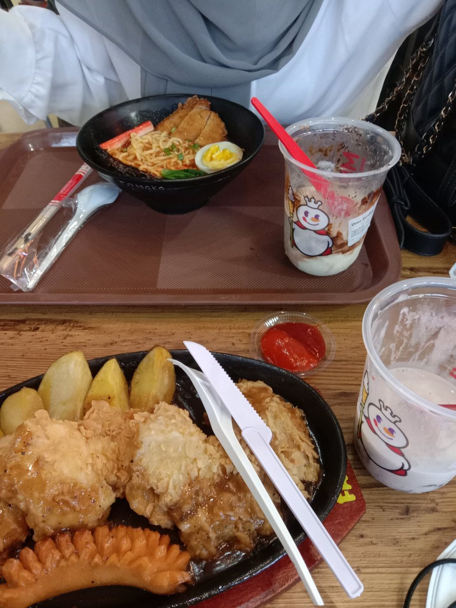 info makan disuapin ayang dongg