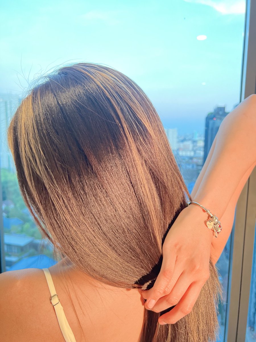 asii_haircareTH's tweet image. "หลังใช้ติดต่อกัน : ผมดูทิ้งตัวสวย นุ่มลื่น สุขภาพผมดีขึ้น ผมขาดหลุดร่วงลดลง นน.เป็นคนสระผมเกือบทุกวัน ผม&amp;amp;หนังศีรษะไม่แห้ง💖" 
 Shopee : bit.ly/3i91CcW
 Lazada : bit.ly/3PUfAvz
#asii #asiishampoo #แชมพู #แชมพูเอซี่ #แชมพูasii