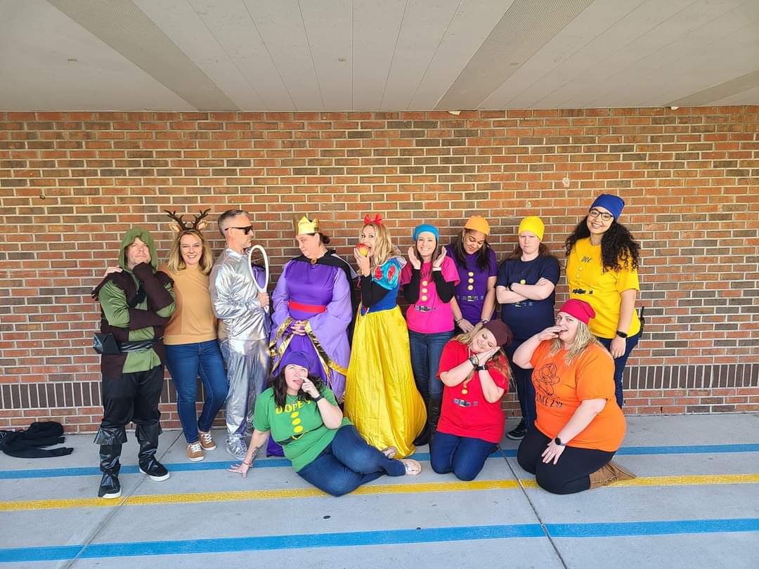 Book Character Day!  📚
Snow White and the Seven Dwarfs #LiteracyWeek <a href="/lakeschools/">Lake County Schools</a>