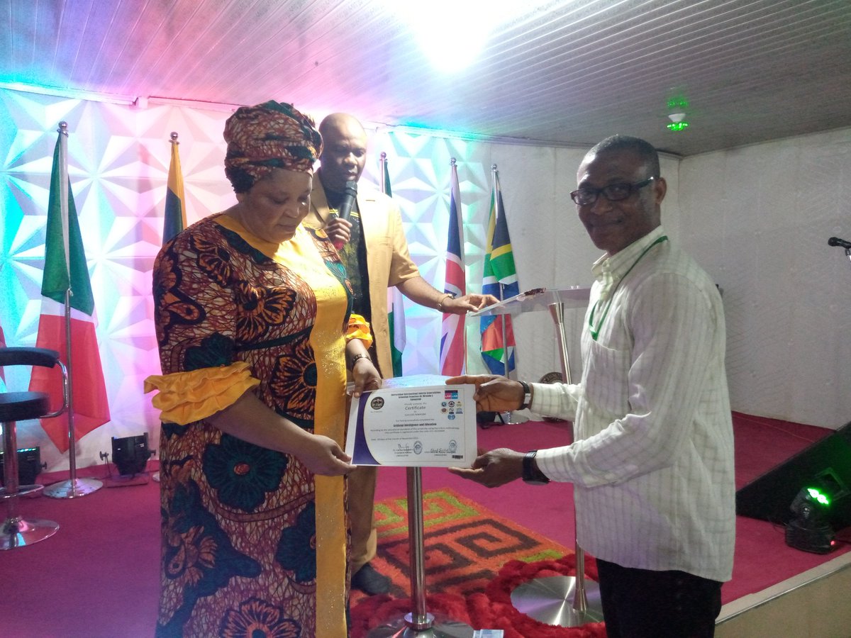 BirlandPM's tweet image. Live Awarding Ceremony of the Certificate of Completion Free Online Short Training Courses by #Canopylab thru @uniagsfmi @KutaiPeace @birlandgov #MediteraneanFoundation
#ForTheSurvivalOfTheAfricanMigrants