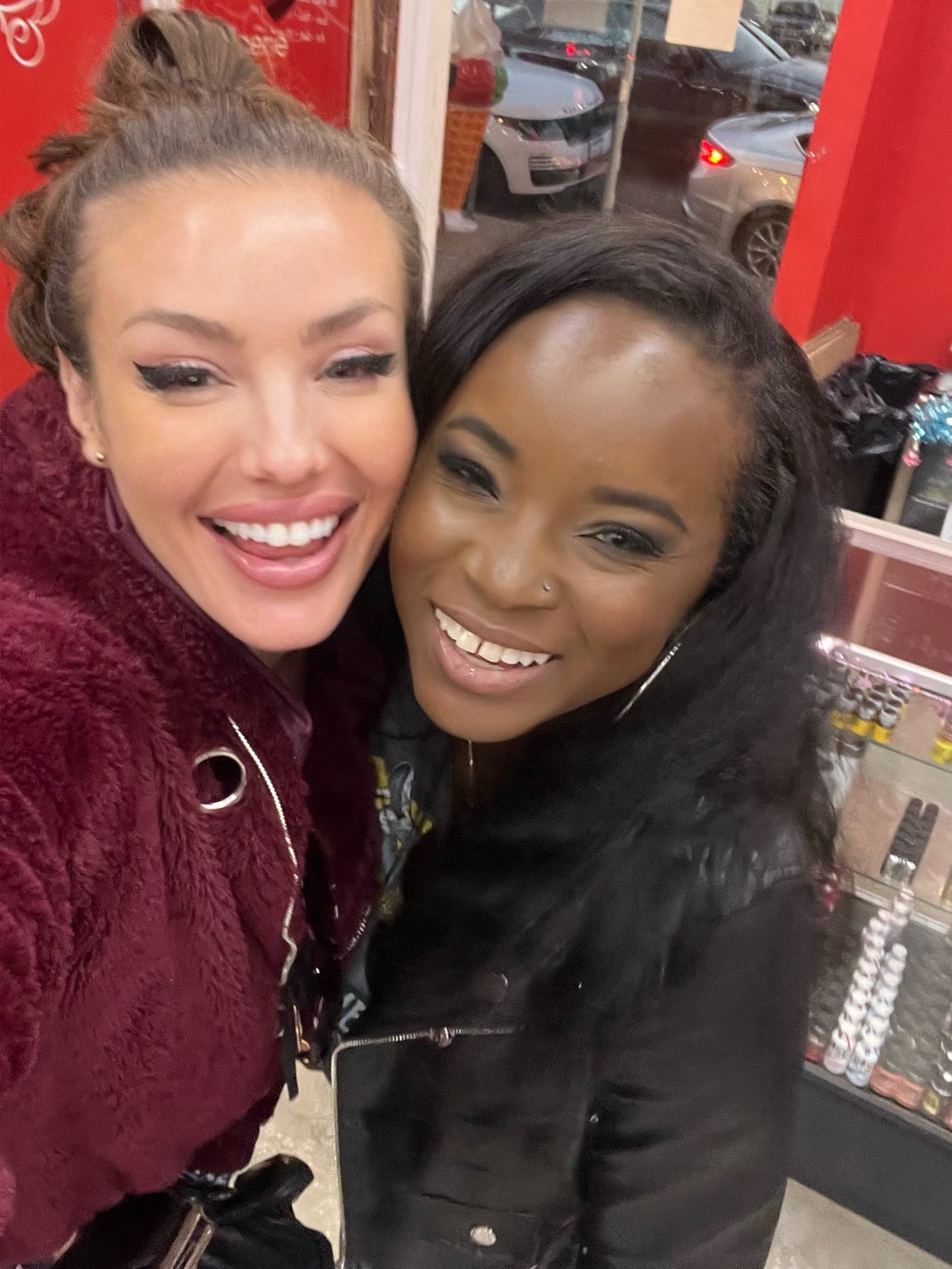 Mandy Waters on Twitter: "Hanging out with the beautiful @iamnaomifoxxx ...