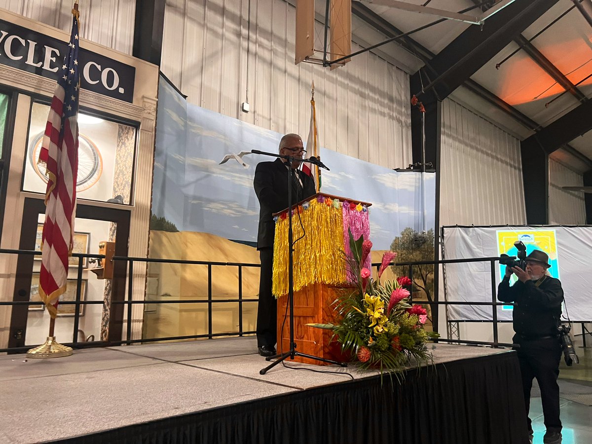 Tonight, <a href="/MorenoValleyUSD/">Moreno Valley USD</a> was recognized by the Moreno Valley Chamber of Commerce as one of the Organizations of the Year and Board Member <a href="/JesusHolguin/">Jesus M. Holguin</a> was selected as 2023 Citizen of the Year. So exciting!! #mvusdsparkles