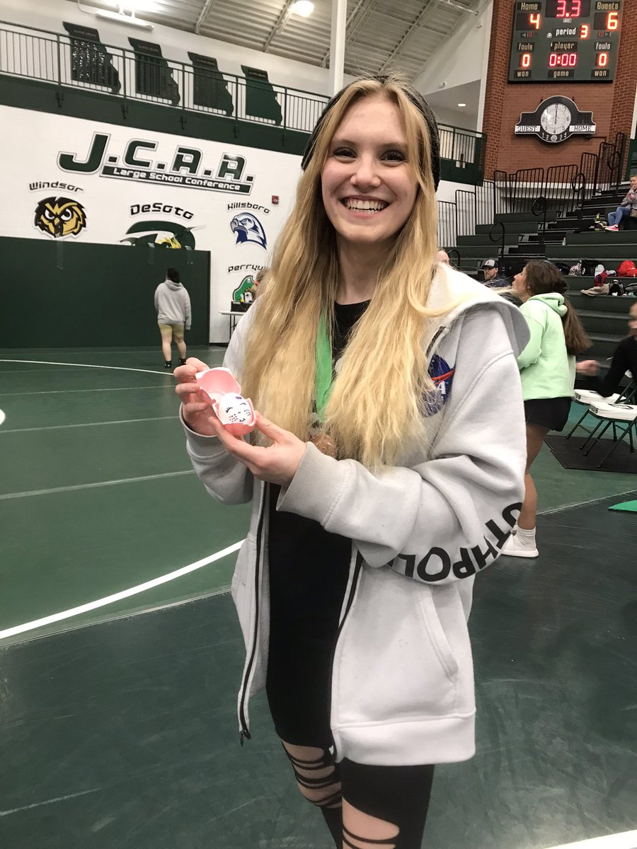 Lillia Clay places 3rd at De Soto! Even has Eggy to share in her victory!