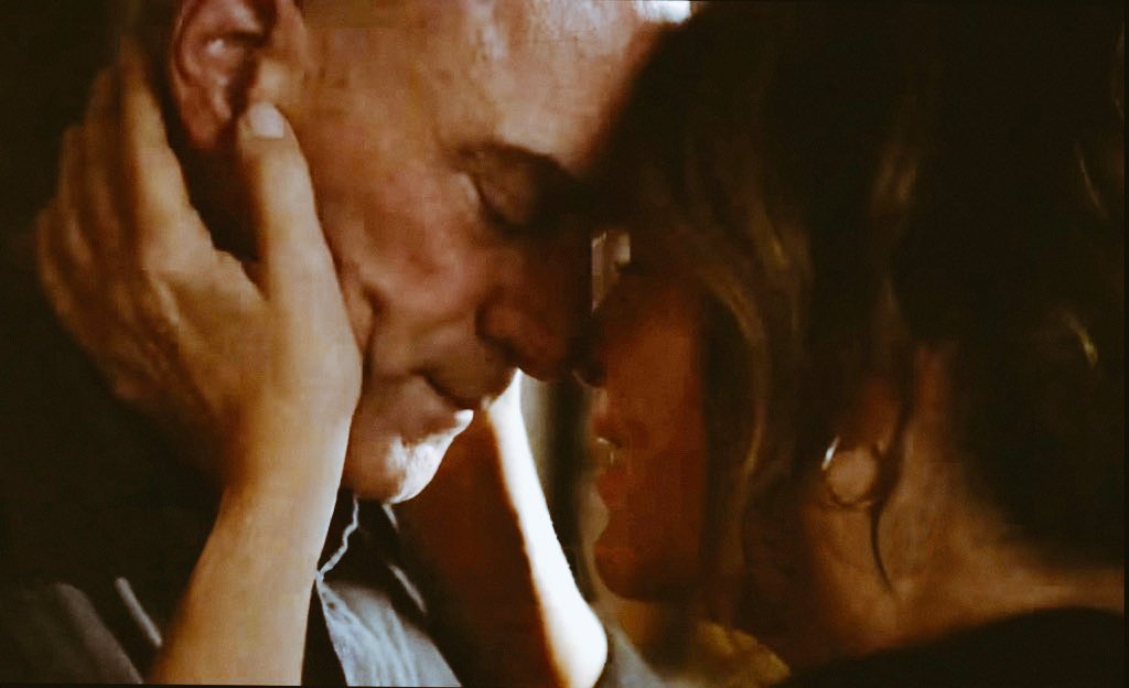 mariane211181's tweet photo. what happened to the kiss? It's time for them to be together, I've seen them since the first season 😊 @Chris_Meloni  @WolfEnt https://t.co/EeXXBgV00X