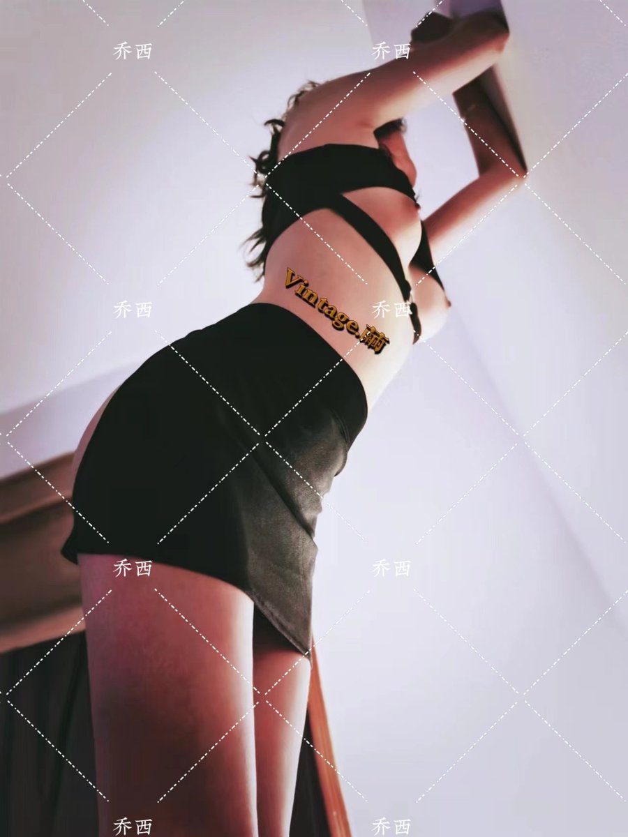 Linlu_Alice's tweet photo. “每逢佳节瘦三斤”，过节没好好吃饭，被爸��惩罚了～ @Mr_Vin_Dom https://t.co/HTObTkTj75