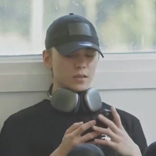 cheollypocket's tweet photo. vernon 🤘 https://t.co/QkmQpASToc