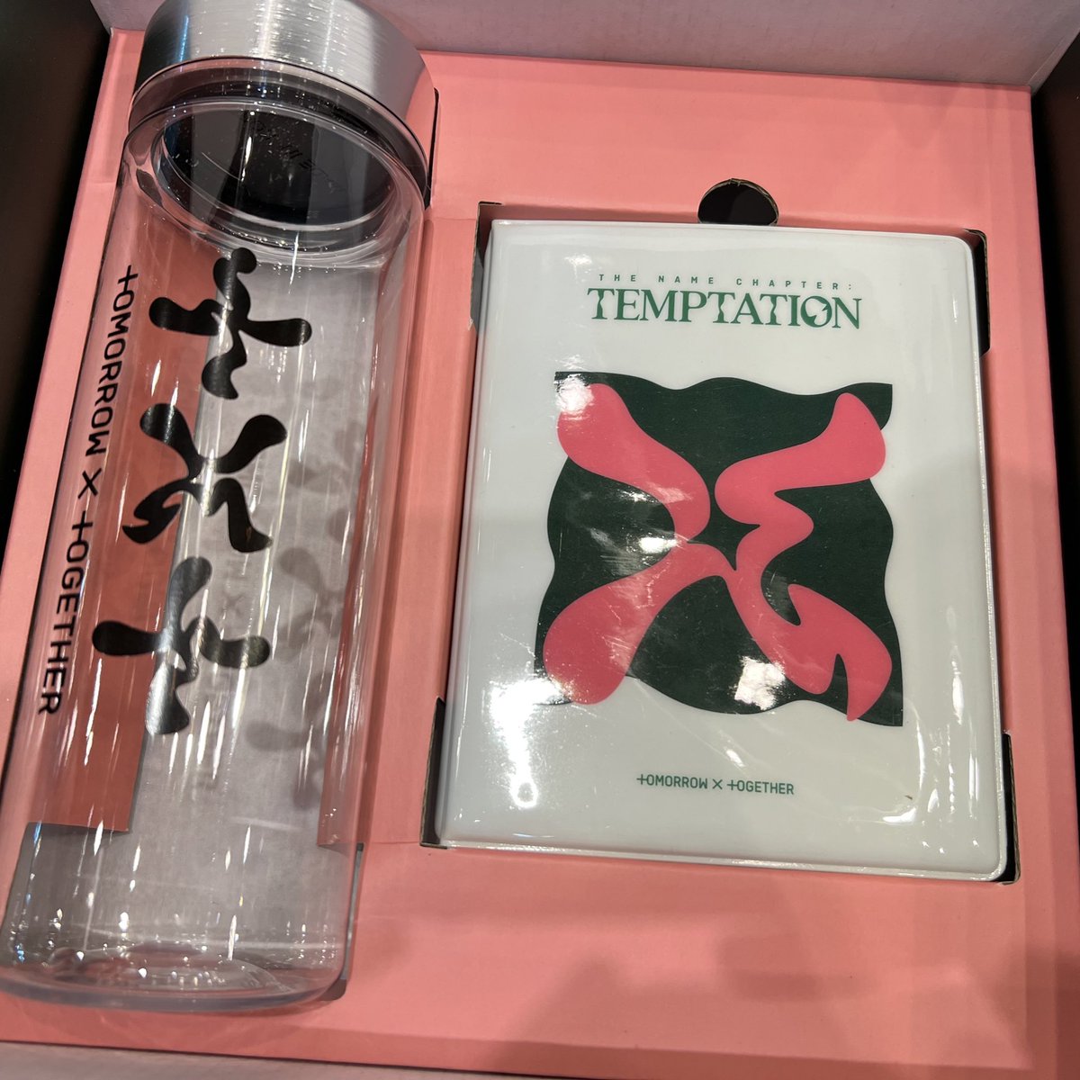 001205__txt's tweet photo. ??????????????....

To.하이브
저기요,,, 포카 깜박 하신 거 아니에요???? https://t.co/pLEDfWtqLo