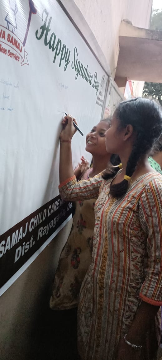 SevaRayagada's tweet photo. National Girl child Day celebrated at Seva Samaj Rayagada Child Care Institution District Rayagada
#akamcelebratinggirlchildmwcd
@MinistryWCD 
@NCPCR_ 
@DM_Rayagada 
@RameshC17659580 
@WCDOdisha https://t.co/lq3SZEp7kp
