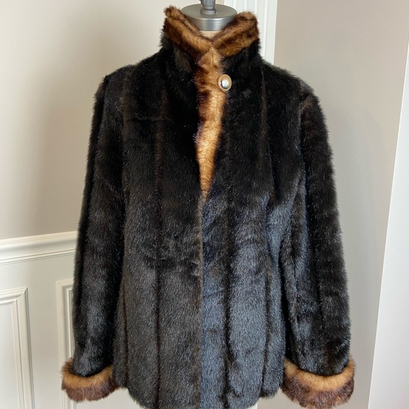 tazmoet's tweet photo. So good I had to share! Check out all the items I'm loving on @Poshmarkapp from @BOPJandG #poshmark #fashion #style #shopmycloset #bp #pamelamccoy #vivace: https://t.co/k5DRWUBUYV https://t.co/kZyt4yPxun