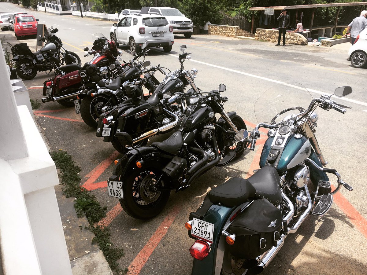 HarleyhavenSA's tweet photo. #harleyhavensa #rubbersidedown. What is your choice of #twowheels ? https://t.co/gkCDuV8W8P