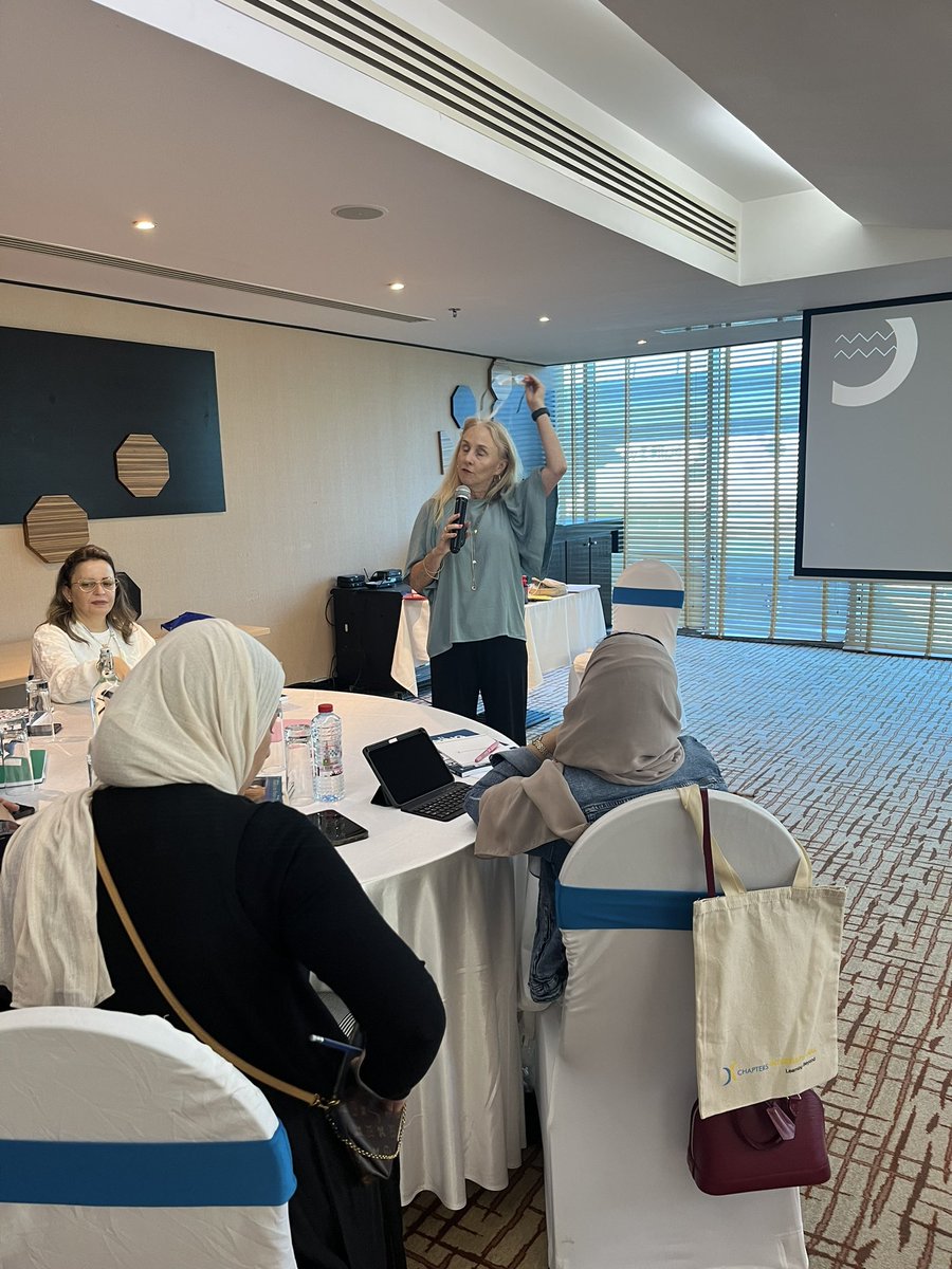 ChaptersInt's tweet photo. Our first in person workshop for the year with @kjinquiry in #Dubai on her new book Getting Personal With Inquiry Learning #GPWIL #chaptersconnect #inquirybasedlearning #inquiry #inqirymindset https://t.co/NbW3lELziF