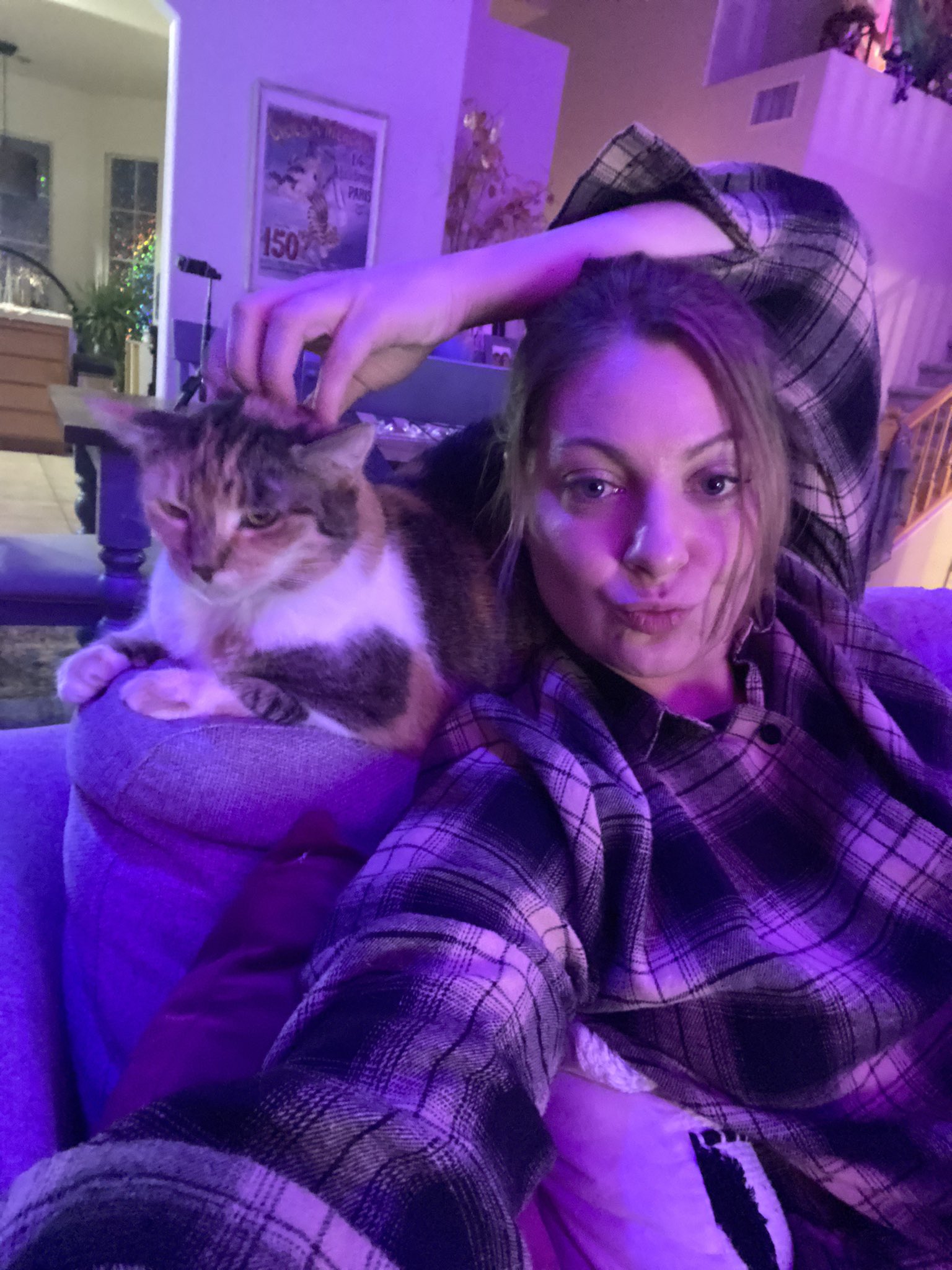 TW Pornstars - 3 pic. Veronica Weston. Twitter. She loves to sit behind