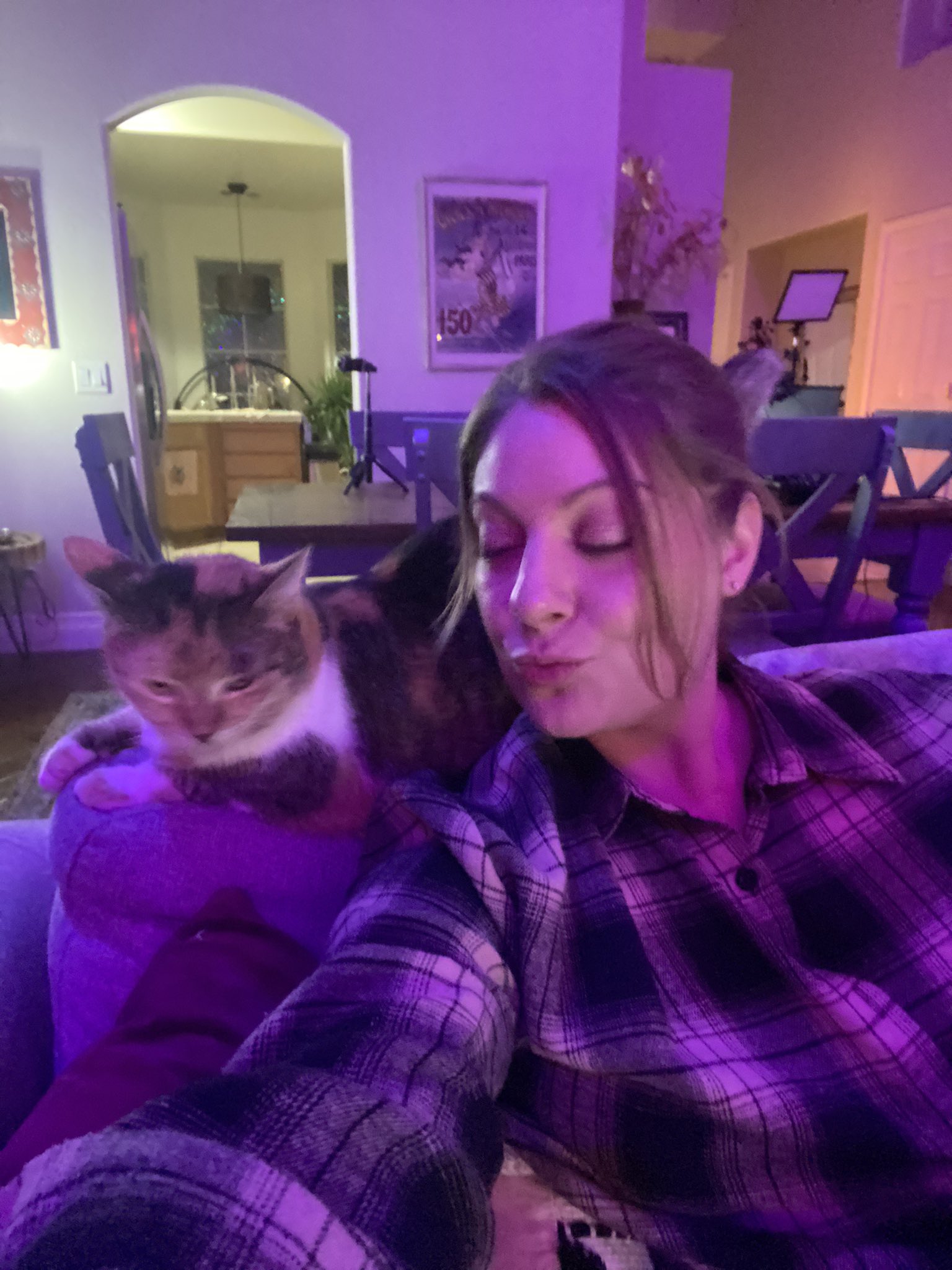 TW Pornstars - 4 pic. Veronica Weston. Twitter. She loves to sit behind