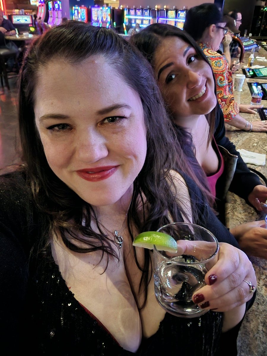 SecretChimera's tweet photo. Happy weekend!!! #cheers https://t.co/RReqNagrSs
