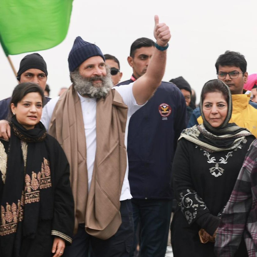 जम्मू-कश्मीर में भारत जोड़ो यात्रा में शामिल हुईं महबूबा मुफ्ती -Mehbooba Mufti participated in Bharat Jodo Yatra in Jammu and Kashmir