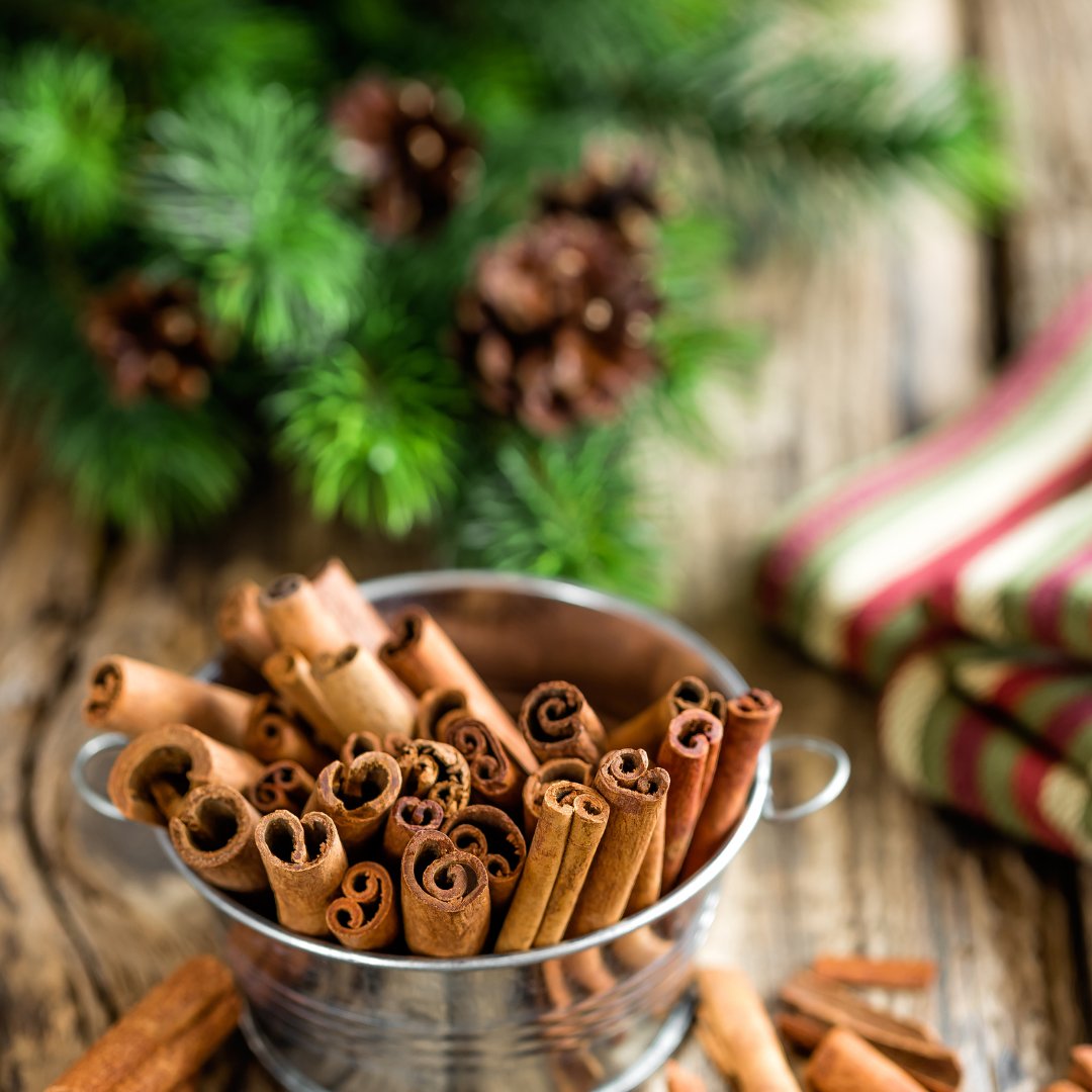 Cinnamon is rich in antioxidants and other beneficial compounds. Some research suggests that it may help support blood sugar control, protect against heart disease, and reduce inflammation. 
#Indiherbs #Decold #Deache #Cinnamon #Cinnamondrink #herbsandspices