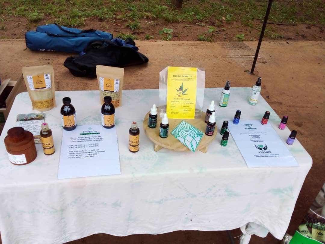 invegrow's tweet photo. At Woodlands #FarmersMarket in #Lilongwe today. Come through! 
CBD oil, hemp hair and body oil, shelled seed and protein #hemp #superfoods and more!
Have some samples, chat to us about the wonders of hemp and CBD for your body and mind, and leave with some goodies! 🍀☀️ https://t.co/cnmU77llXa