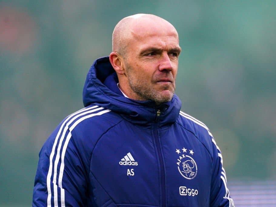GideonB64050850's tweet photo. 🚨🚨 Ajax have sacked their manager Alfred Schreuder.

They miss Ten Hag. Return him🤐 https://t.co/XfJfEPtqDn