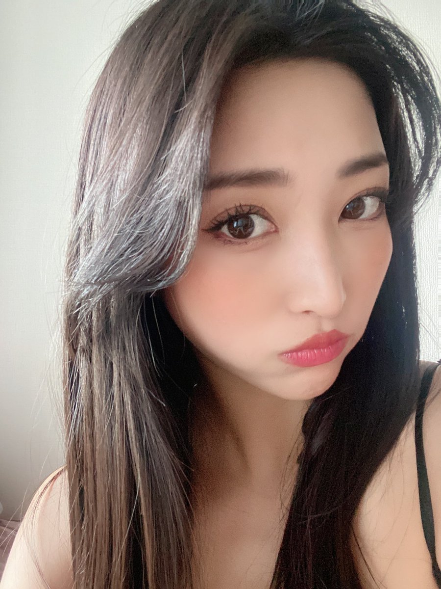 Emiri momota 百多えみり on Twitter "Red wine tonight 😝"