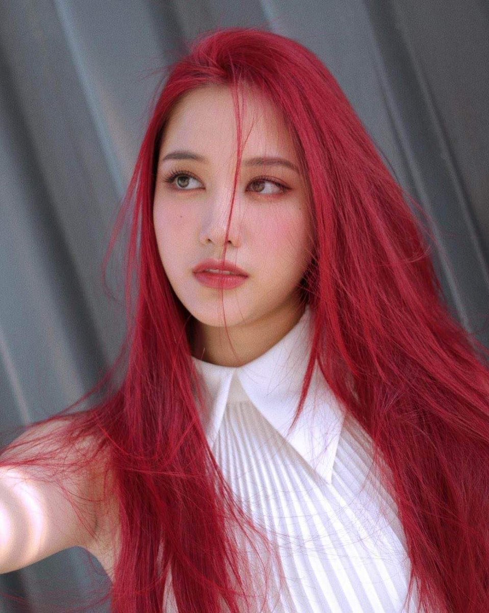 Yeebs on Twitter "her bright red hair slowly turning to pink soon we