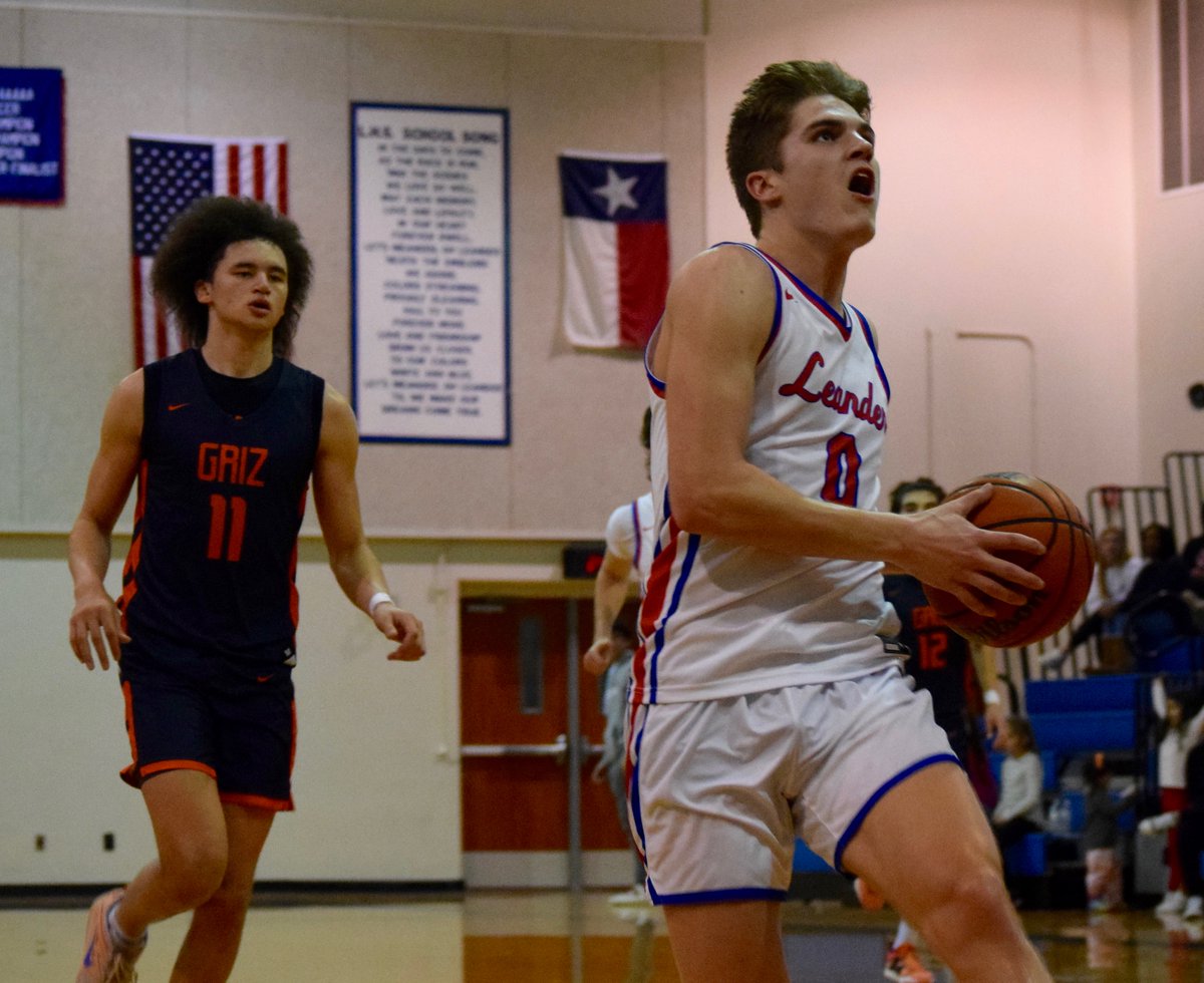 With the District 25-5A standings so tight, <a href="/LLionHoops/">Lion Basketball</a> picked up a huge home win over Glenn on Friday night.

"We’ve grown together and we trust each other." bit.ly/3Hdqdpq #txhshoops