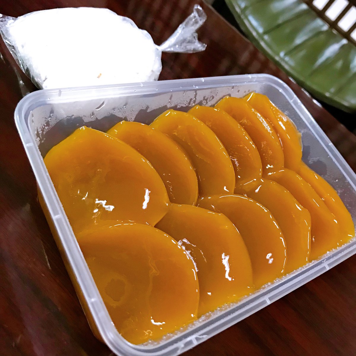 foodamnph's tweet photo. Support #OfficeMates entrep journey. Masarap sila! ๐
Kutsinta (P120)
Itadakimasu!
#kutsinta #kakanin #pinoykakanin #foodamnphilippines #foodamnph #foodamn #pilipinas #philippines https://t.co/jsTYjcj2BV