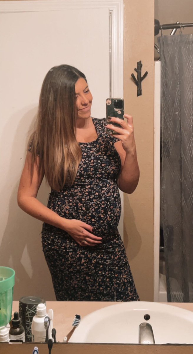 megansmelody's tweet photo. My newest life journey - Growing my two baby girls. 💞 

I decided I need to start documenting so I have something to look back on to remember how precious some of these moments have been.
So even though I’m 21 weeks now - here’s the start. #TwinMom https://t.co/745QHEgUYY