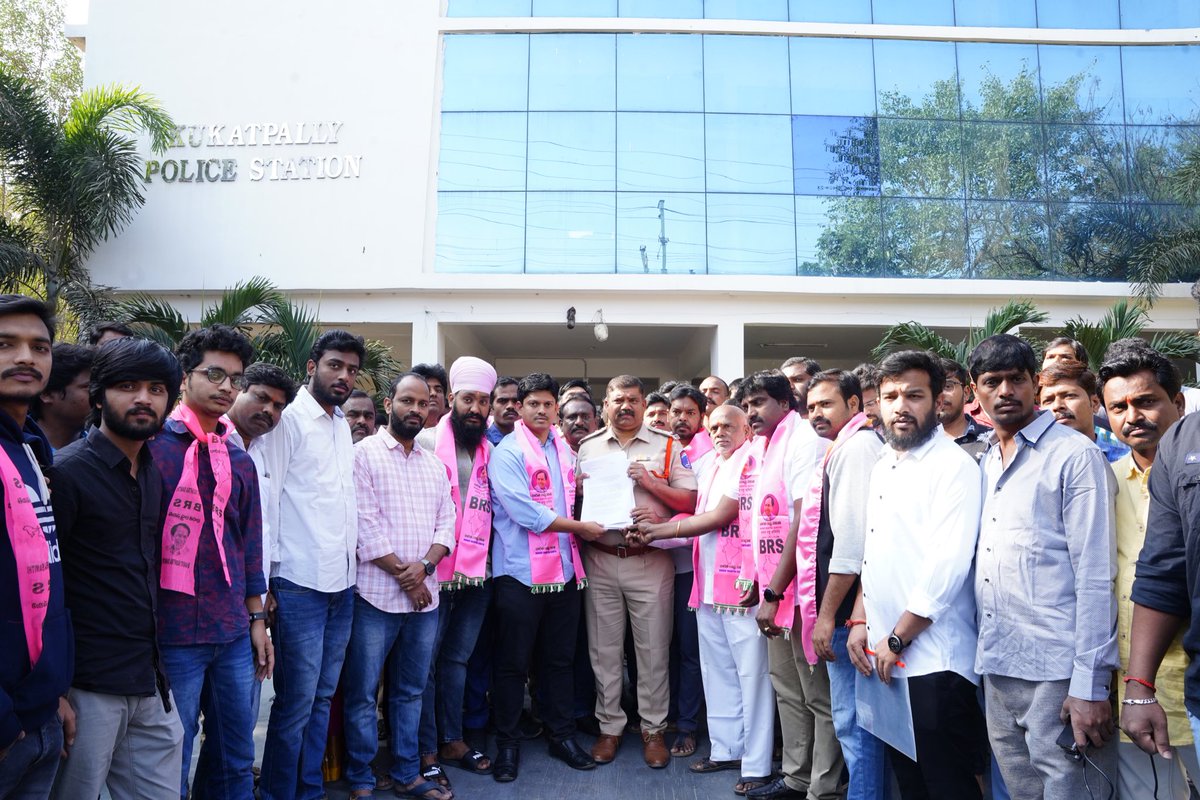 JAGANBRS's tweet photo. Filed a complaint at KUKATPALLY PS against 18 FB pages &amp; 24 Twitter handles belonging to BJP &amp; Congress parties for posting tons of morphed videos &amp; images with derogatory content against Hon CM #KCR

We demanded for stringent action against culprits n block those accounts asap https://t.co/x2e1Bq1s3e