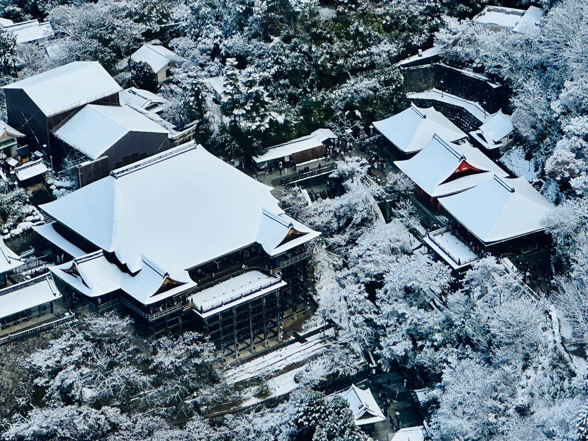 YukioFUNADA's tweet photo. 京都 清水寺 雪景色

#清水寺 #kiyomizudera #ヘリツーリズム #京都 #kyoto #helicopter https://t.co/MC9cdCgKyI