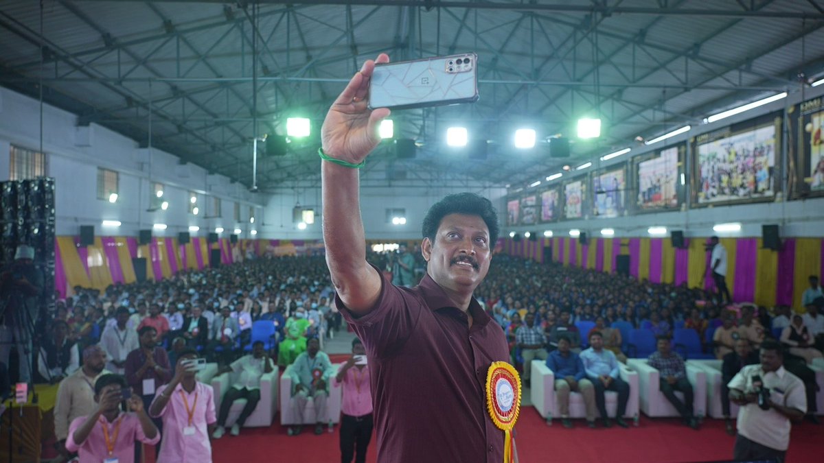 .<a href="/ZeeTamilNews/">Zee Tamil News</a> சார்பாக ஏற்பாடு செய்யப்பட்ட மாணவர்கள் பொது தேர்வை எதிர்கொள்வது எப்படி, மற்றும் மாணவர்களின் உயர்கல்விக்கு வழிகாட்டும் நிகழ்ச்சியான 'நாளைய இலக்கு' நிகழ்ச்சியை தொடங்கி வைத்தோம்.