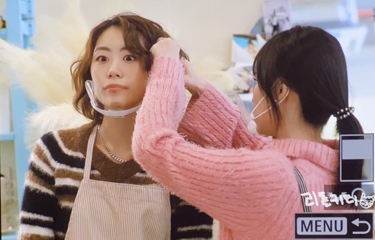 230128 카페 이벤트 프리뷰 2

#위키미키링이_함께한_2000일
#엘리 #Elly #정해림 #루아 #Lua #김수경
#위키미키 #WekiMeki