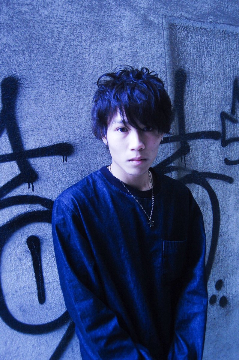 多分人生で今が最大体重なんだけど

人見知り極めてて外にも全く出ずにライブ配信しかしてなかった時に撮ってもらった写真と最近の自撮りがかなり違い過ぎる。