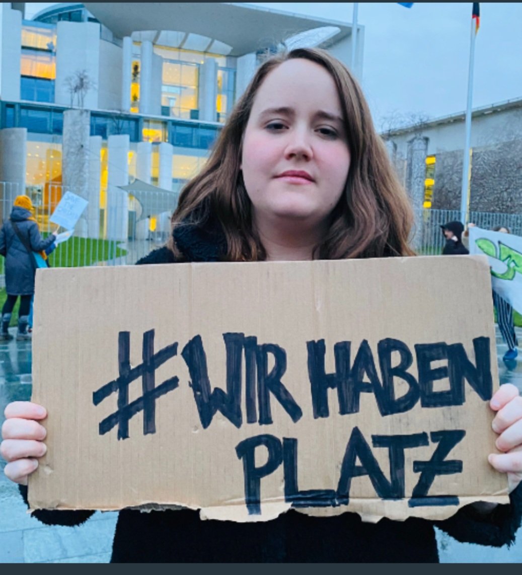 Fu_Schneider's tweet image. Wir haben kein #Stromproblem 
und
#WirhabenPlatz 

Ich vertraue #Baerbock #Habeck #Scholz #ricardalang 
#Gruene #SPD 

#NieWieder #Kriegserklaerung #Energiekrise #Wohnungsnot 
#Klimaterroristen