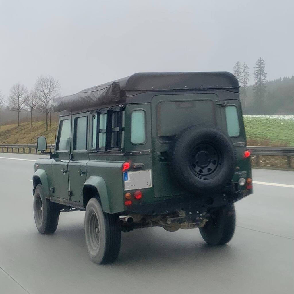 DutchLandRovers's tweet photo. What do you like better, a rooftop tent or a pop-up roof?
📸 @beatrompetter #defender #landroverdefender #landroverdefender90 #onelifeliveit #rangerover #v8 #landroverv8 #passion #car #dutchlandroverpassion #camperlife #landroverdefender110 #landro… https://t.co/bgWZqvzzPu https://t.co/EMUfLYvHG1