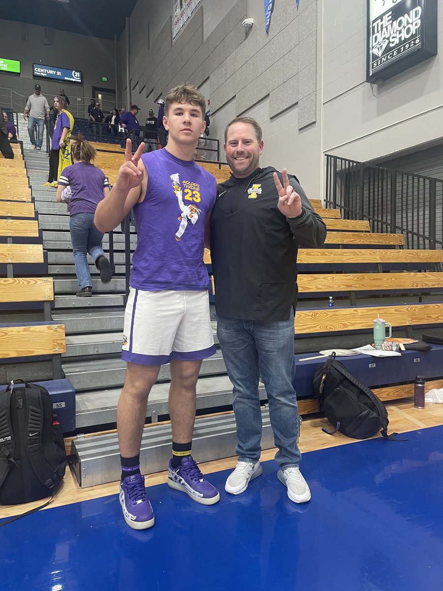 Thank you <a href="/CoachSutton/">Kevin Sutton</a> for coming to support me at my final Golden Throne 🐅 <a href="/VandalFootball/">Idaho Football</a>