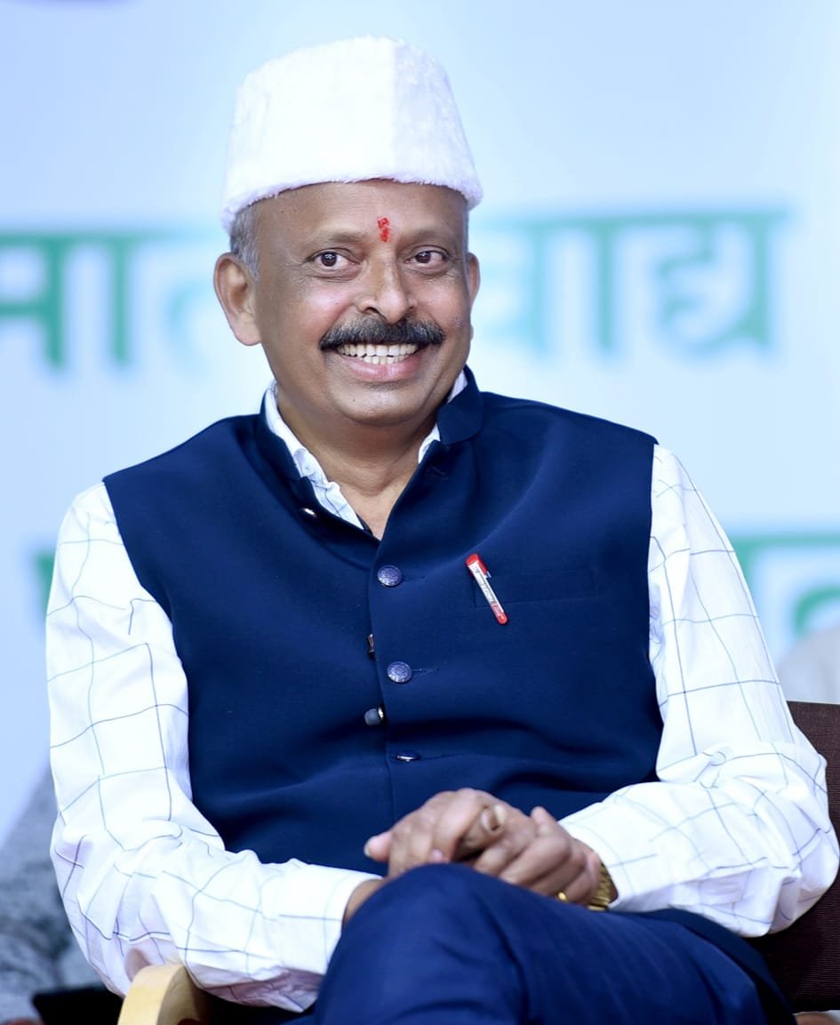 airnews_mumbai's tweet photo. संत गाडगेबाबा #अमरावती विद्यापीठाचे कुलगुरू #डॉ.दिलीप मालखेडे यांचे आज #पुणे येथे दुःखद निधन झाले. डॉ.मुरलीधर चांदेकर यांचा कार्यकाळ संपल्यानंतर निवड समितीने  कुलगुरू म्हणून मालखेडे यांच्या नावावर  ११ सप्टेंबर २०२१ शिक्कामोर्तब झाले होतें. https://t.co/Zub1v5dY12