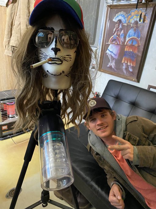 this is Goonin Gwyn, say something nice about them https://t.co/HwW3jCGpQ7