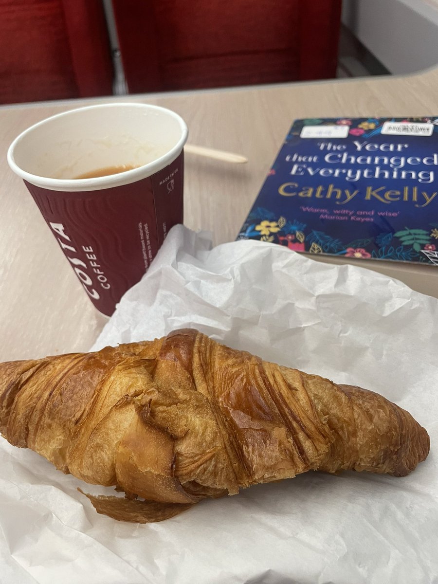 suzibewell's tweet photo. London bound. Excited to be sharing some creative ideas at the @ismla_uk conference at Westminster School around bringing more culture into the primary languages classroom! New Zara velvet sale trousers getting their first outing. #butfirsttea https://t.co/GCU1dMhMes