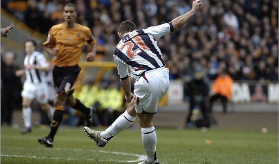 AllAlbionFans's tweet image. On this day 16 years ago, we went to Molineux and beat Wolves 3-0 in the 4th Round of the FA Cup. 

Kamara, Phillips and Gera got the goals on an easy afternoon in Staffordshire as Albion advanced to the next round in front of 5300 Baggies who took over the South Bank.

#WBA