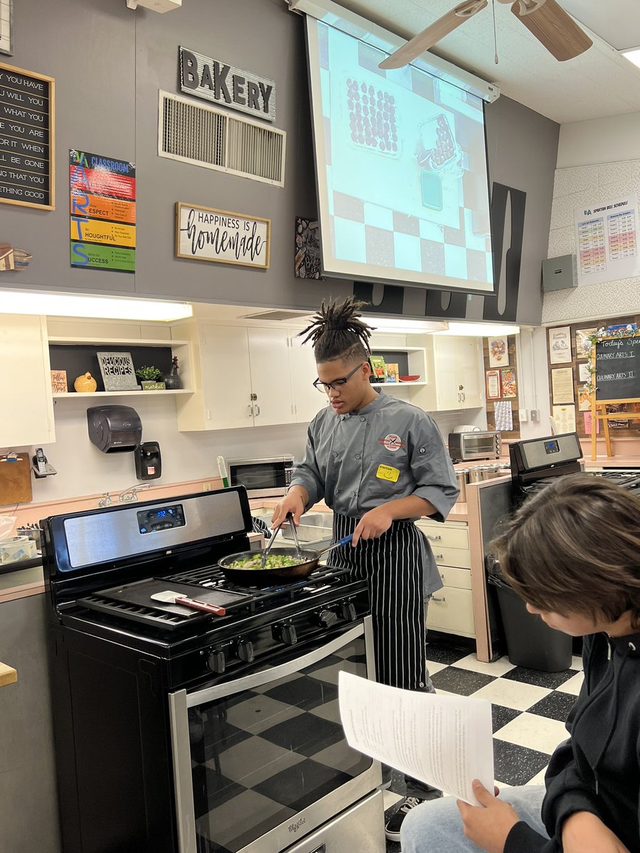 LVCulinaryArts's tweet photo. Such an AmAziNg DaY @LVCulinaryArts as @CulinaryFUHS gave a phenomenal demo for my Culinary II class! Thank you Chef Mario &amp; my LV Alumni!
@FullertonSD @LaderaVistaJH 
@fullertonhigh @fjuhsd https://t.co/qjTUrWbOWt