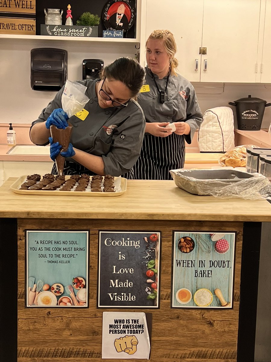 LVCulinaryArts's tweet photo. Such an AmAziNg DaY @LVCulinaryArts as @CulinaryFUHS gave a phenomenal demo for my Culinary II class! Thank you Chef Mario &amp; my LV Alumni!
@FullertonSD @LaderaVistaJH 
@fullertonhigh @fjuhsd https://t.co/qjTUrWbOWt