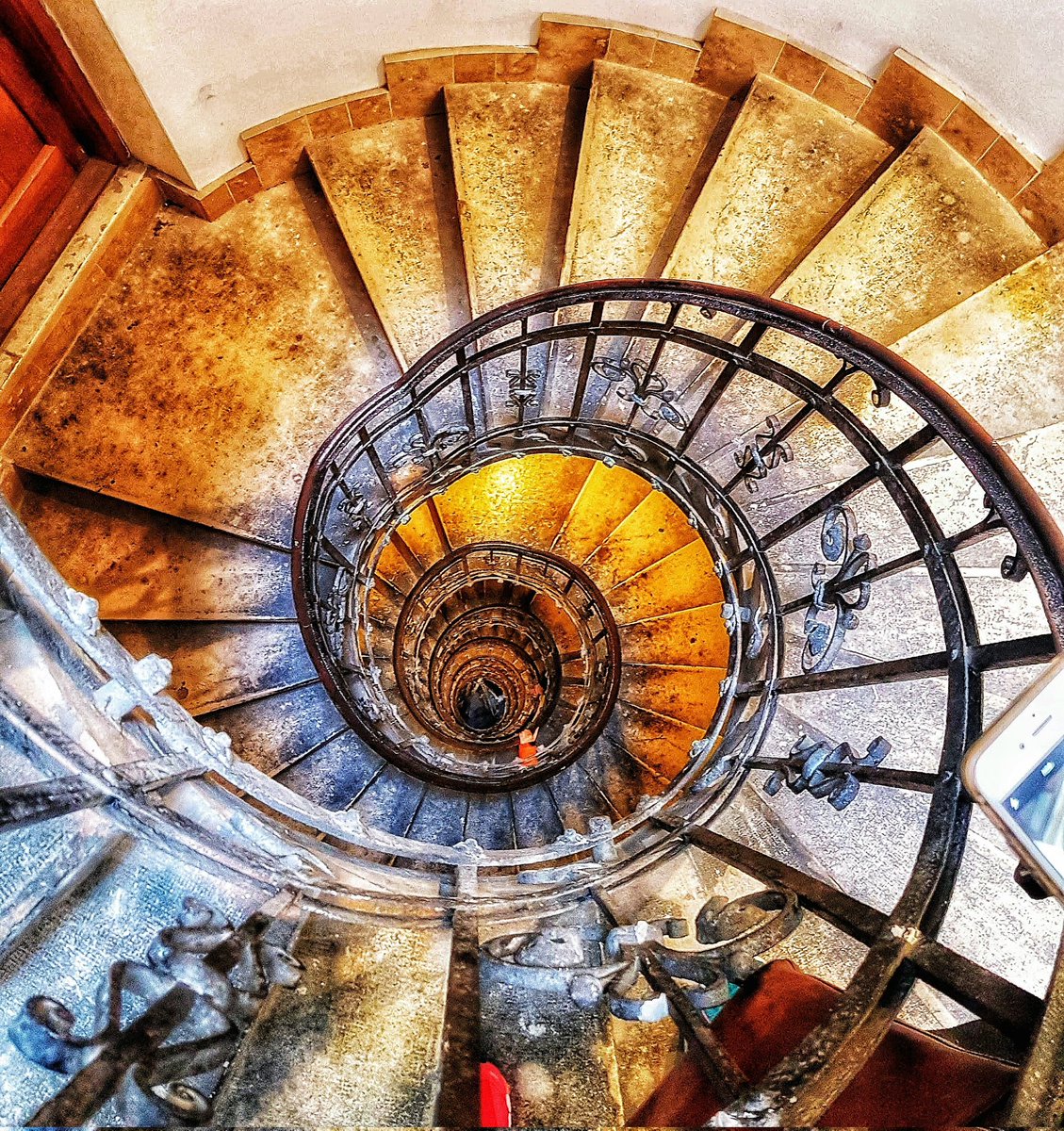 jokerjoeproject's tweet photo. #eye #fibernachi #spiral #today #trending #digitalart #nft #cryptomarket https://t.co/dofpbDnSuO
