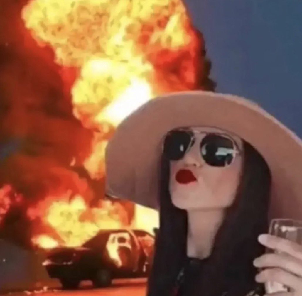 𝙵𝙰𝙽𝙶𝚂 ⁎ ݁ ུ ✮ (@vampiricwoes) on Twitter photo 