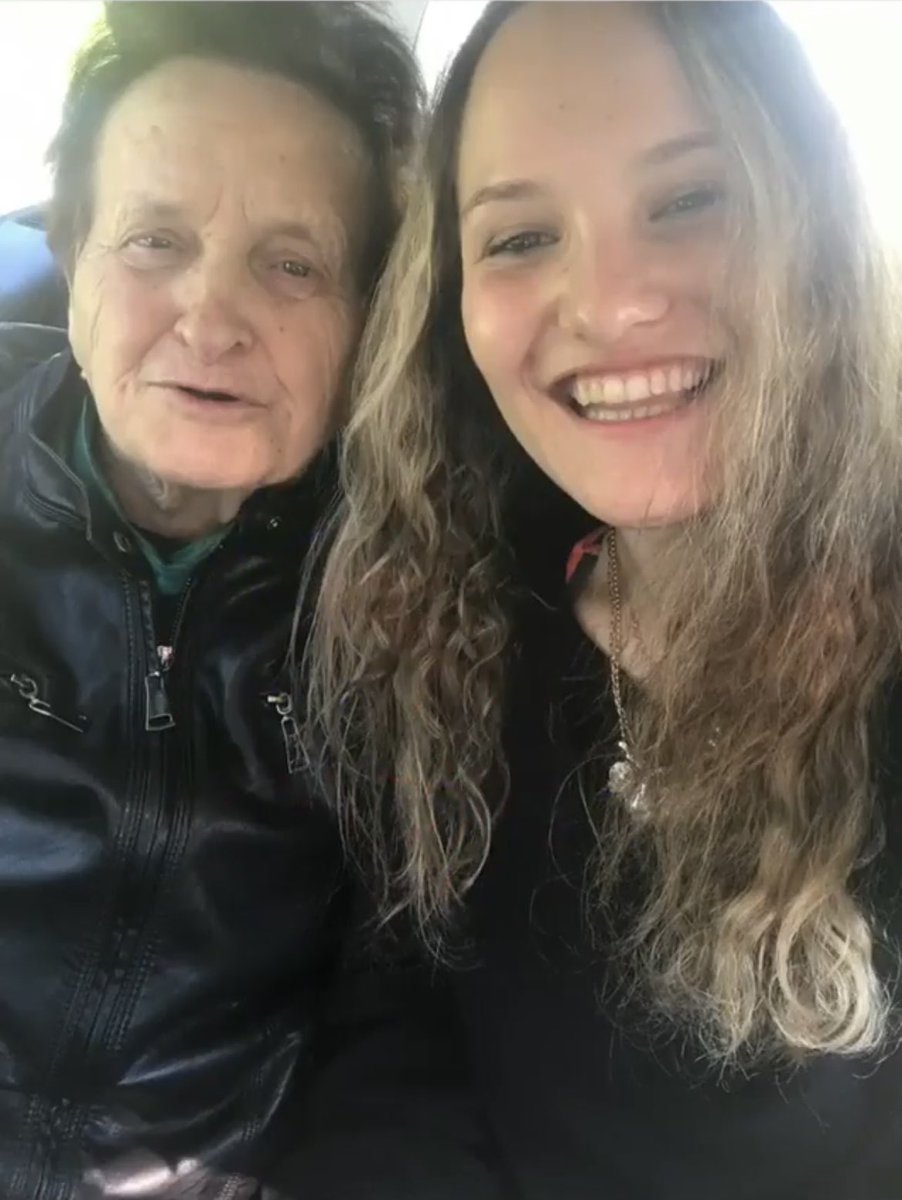 GiovannettiSofi's tweet image. Manchi, ma lo so: sei qui con me.
Oggi.
Come ieri.
E poi per sempre. ❤️

La tua bibina ❤️

W i nonni, la meraviglia che sono e il loro indissolubile amore ❤️

#nonna #amore #nipote #ioete #persempre