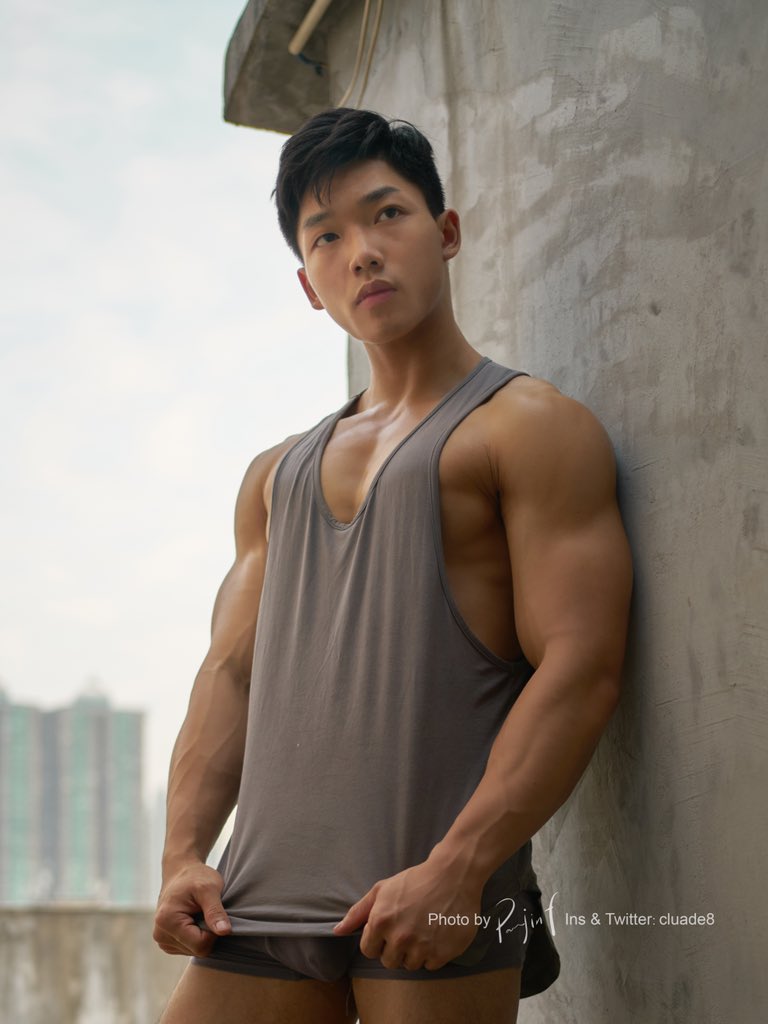 cluade8's tweet photo. 男模招募
RECRUITMENT OF MALE MODELS

須年滿18歲
身材需具有基本線條
尺度選擇：
1.若隱若顯
2.全裸全見
3.可接受雙人或無限制

報名時請交付個人臉部及裸上身清晰照片
照片請保持清晰、不加濾鏡、並在光源明亮處拍攝照片張數至少為5張以上。 https://t.co/RnArBP6Jo9